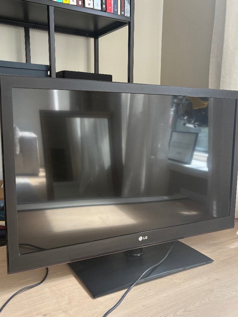Gratis af te halen LG televisie 37 inch – werkt goed, Ophalen, 50 Hz, 80 tot 100 cm, LG