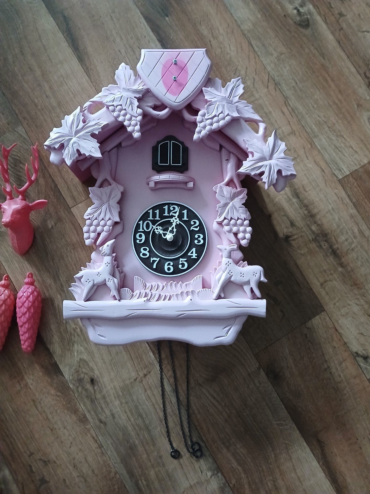 Koekoeksklok kinderkamer, Ophalen