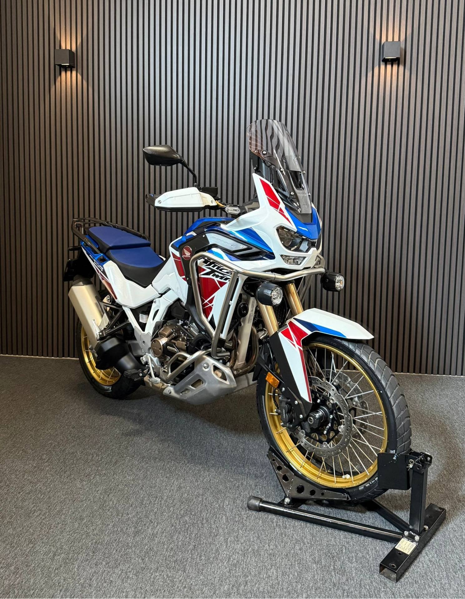 Honda CRF 1100L Africa Twin Adventure Sports DCT ABS BEUGELS, Kolen Motors, Broekhovenseweg 130-2
5021LJ  TILBURG, NL, Bedrijf