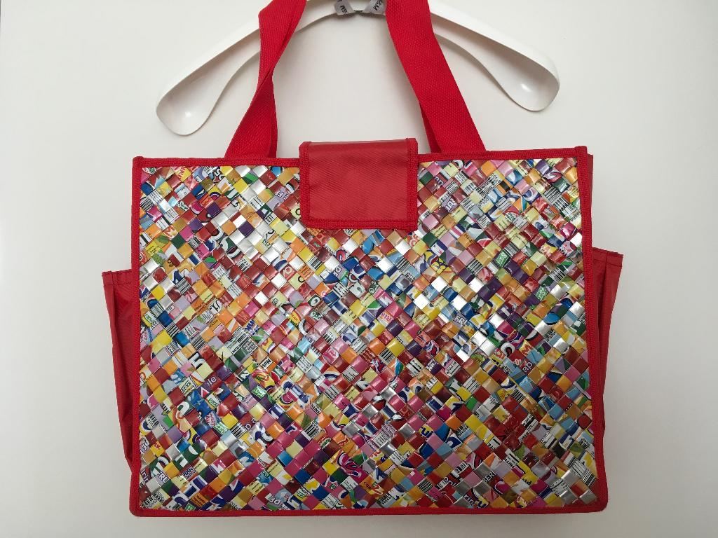 Boodschappen tas  handgemaakt van etiketten., Minder dan 40 cm, Rood, Nieuw, Minder dan 35 cm
