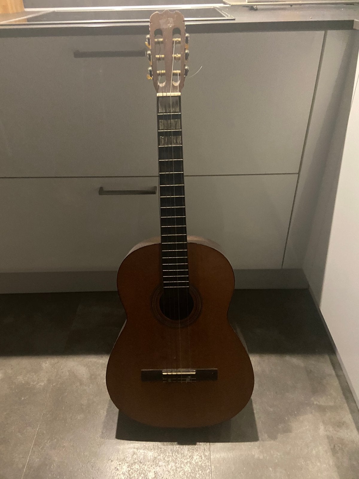 Te koop akoestische gitaar, Muziek en Instrumenten, Snaarinstrumenten | Gitaren | Akoestisch, Ophalen, Zo goed als nieuw, Klassieke of Spaanse gitaar