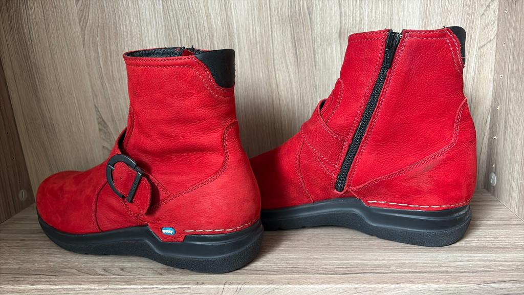 Wolky rode enkellaarsjes - Maat 40, Kleding | Dames, Schoenen, Ophalen of Verzenden, Gedragen, Rood, Lage of Enkellaarzen