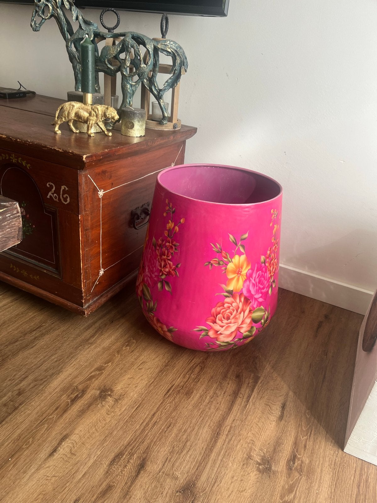 Roze vaas met bloemenpatroon, Huis en Inrichting, Ophalen, Overige materialen, Met patroon/structuur, Zo goed als nieuw