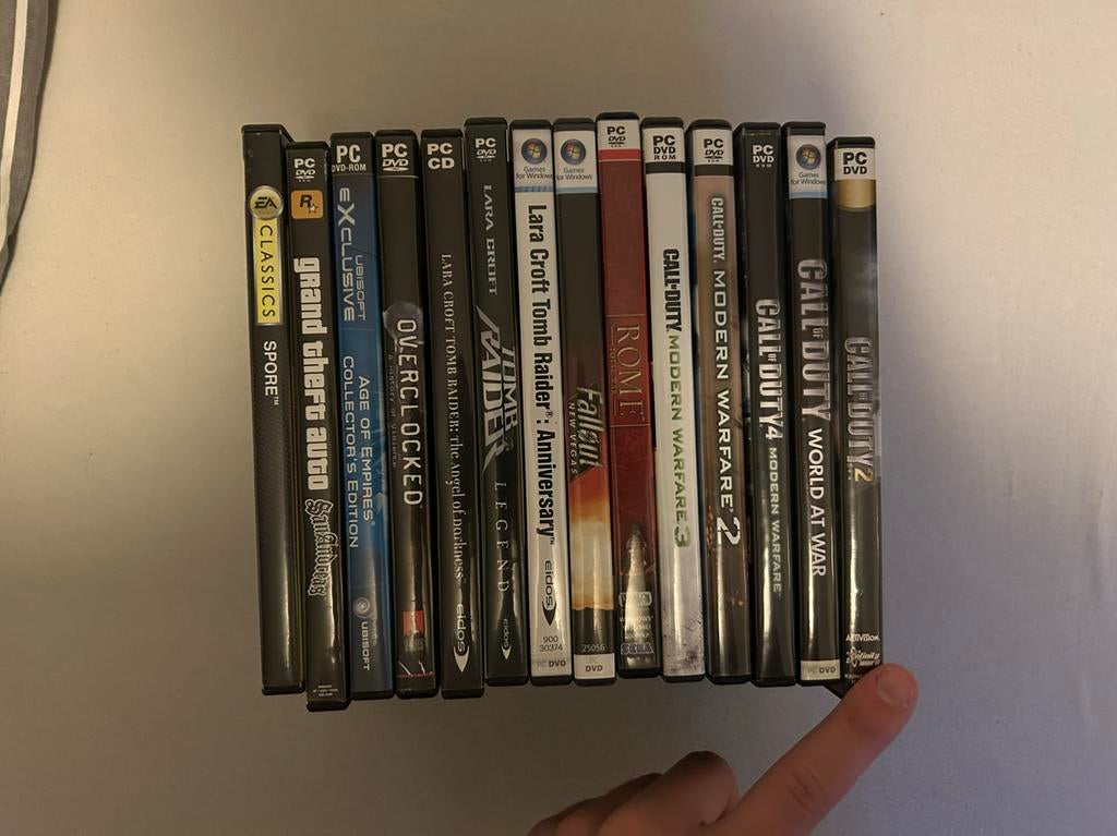 Grote collectie PC games: Call of Duty, Tomb Raider, GTA, Gebruikt, Vanaf 18 jaar, Overige genres, 1 speler