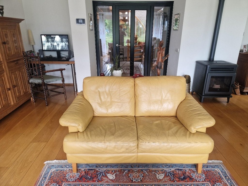 Te koop een 2-zits leren bankje, Ophalen, Gebruikt, 150 tot 200 cm, Tweepersoons