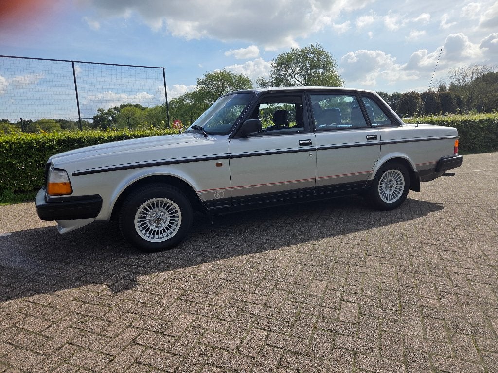 Volvo 1987 Grijs, Auto's, Achterwielaandrijving, 4 cilinders, 2315 cc, 10 km/l