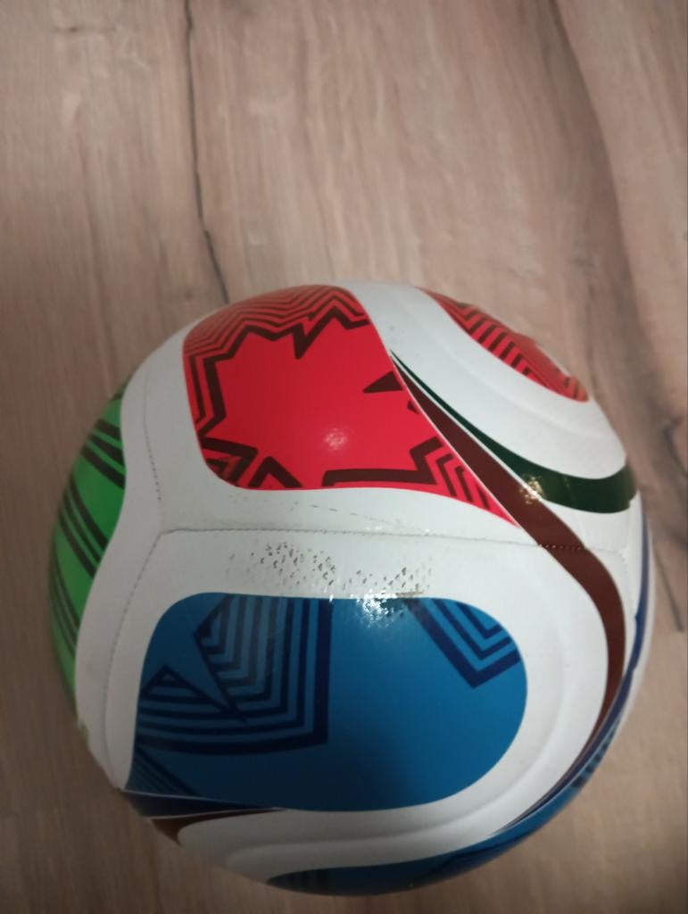 WK bal 2026, Ophalen