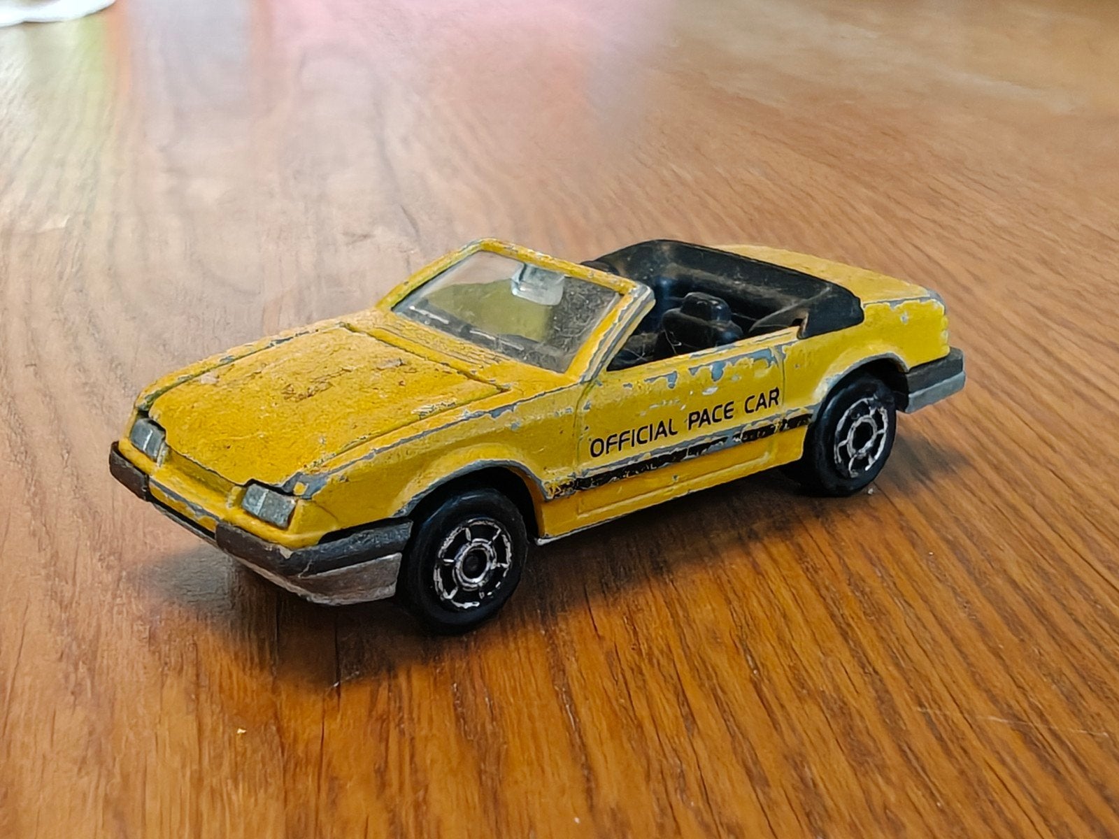 Majorette Ford Mustang Pacecar GEEL, Ophalen of Verzenden, Auto