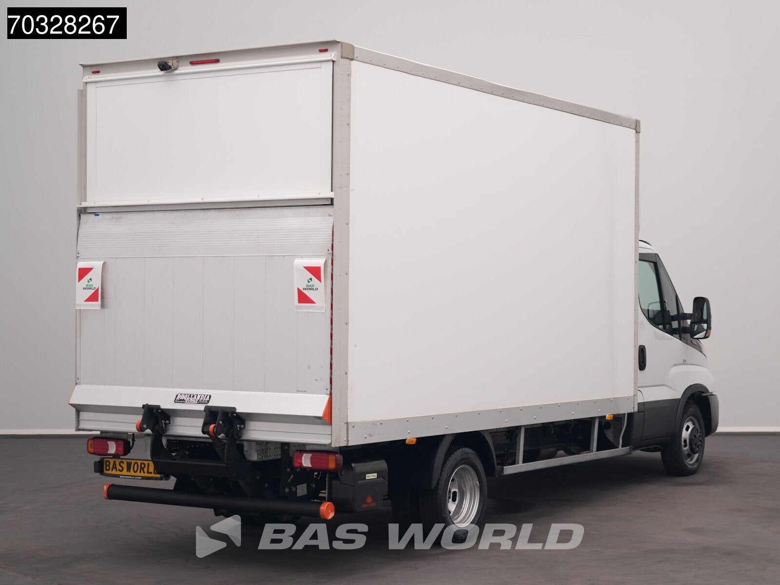 Iveco Daily 35C16 3.0L Laadklep NEW MODEL Dubbellucht 160PK, Auto's, Stof, Gebruikt, Euro 6, 4 cilinders