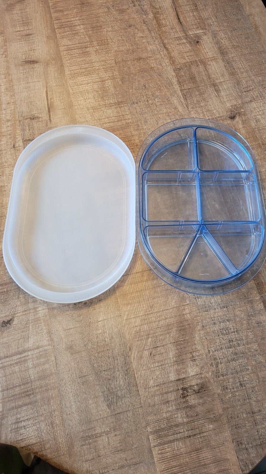 Tupperware hapjesschaal serveerschaal met 6 vakken, Gebruikt, Overige kleuren, Schaal, Met compartimenten