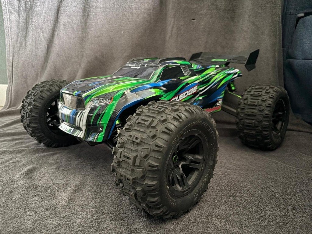 Traxxas Sledge 6S met upgrades., Hobby en Vrije tijd, Modelauto's | 1:5 tot 1:12, Ophalen, Zo goed als nieuw, 1:5 t/m 1:8, Auto