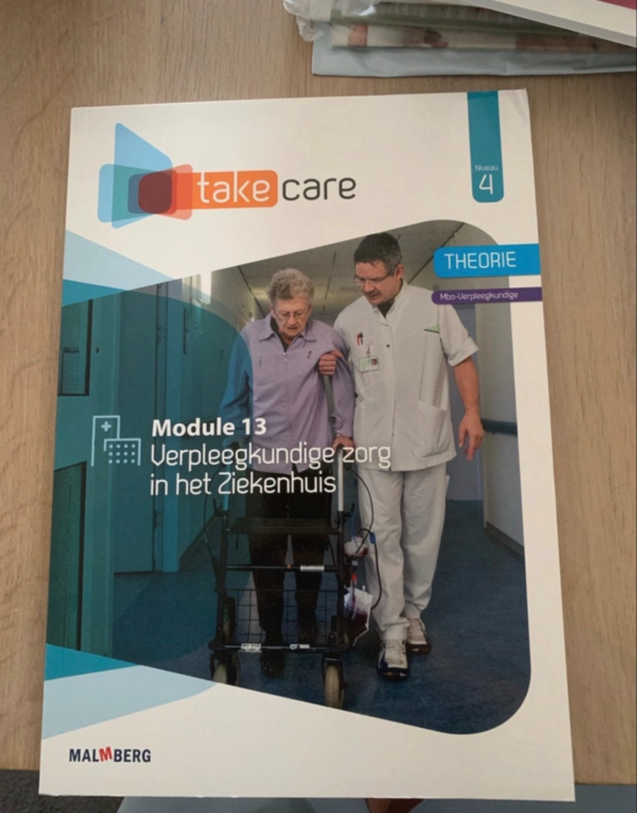 Take Care Module 13: Verpleegkundige zorg in het ziekenhuis, Ophalen of Verzenden, Zo goed als nieuw, MBO