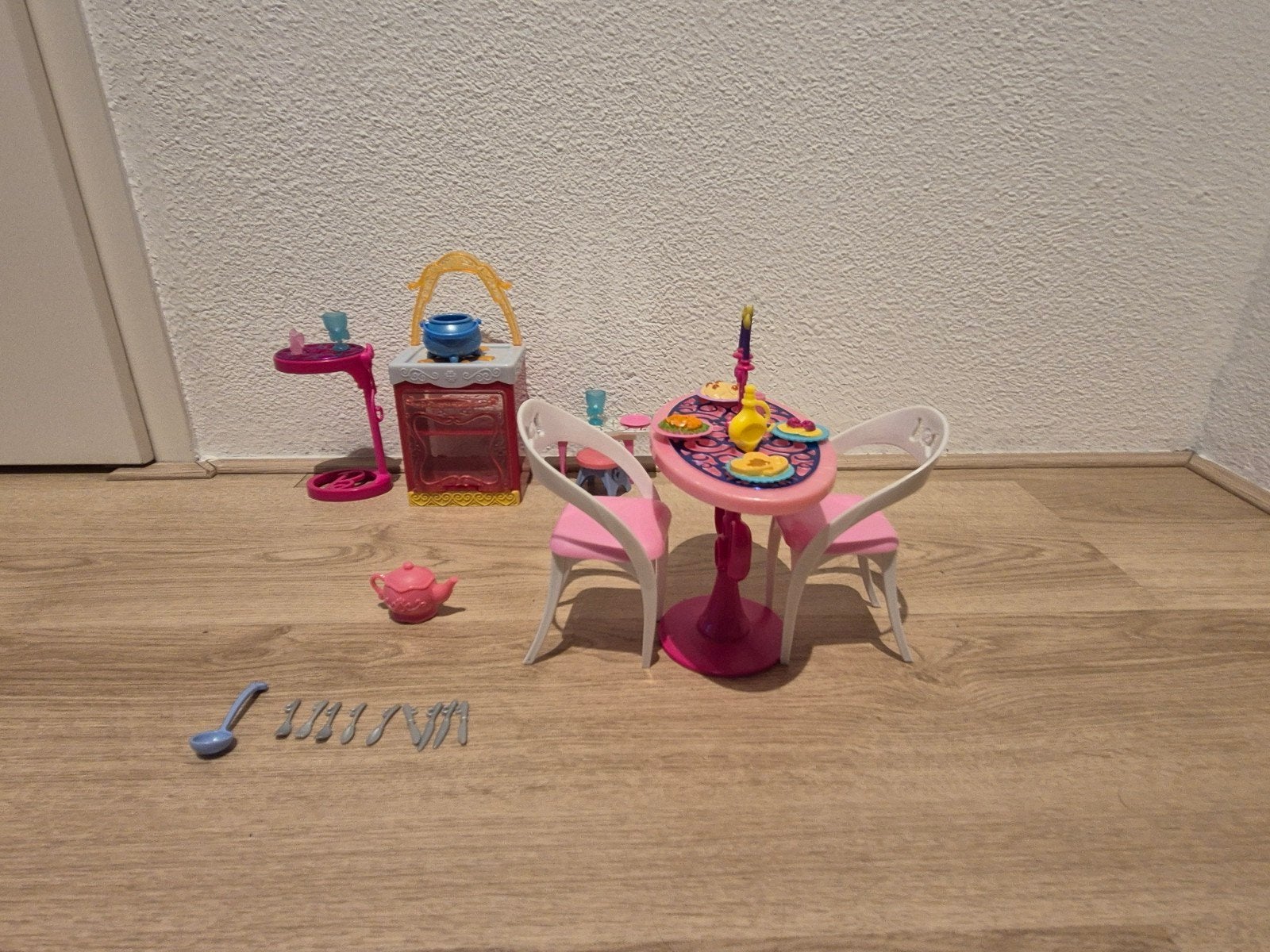 Barbie poppenhuis meubels en accessoires, Ophalen of Verzenden, Gebruikt, Barbie