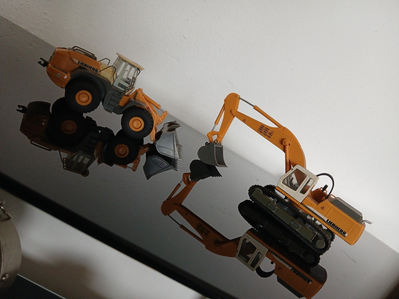 Liebherr 954 en Shovel 580 - Zeer netjes en goed, Ophalen of Verzenden, Zo goed als nieuw