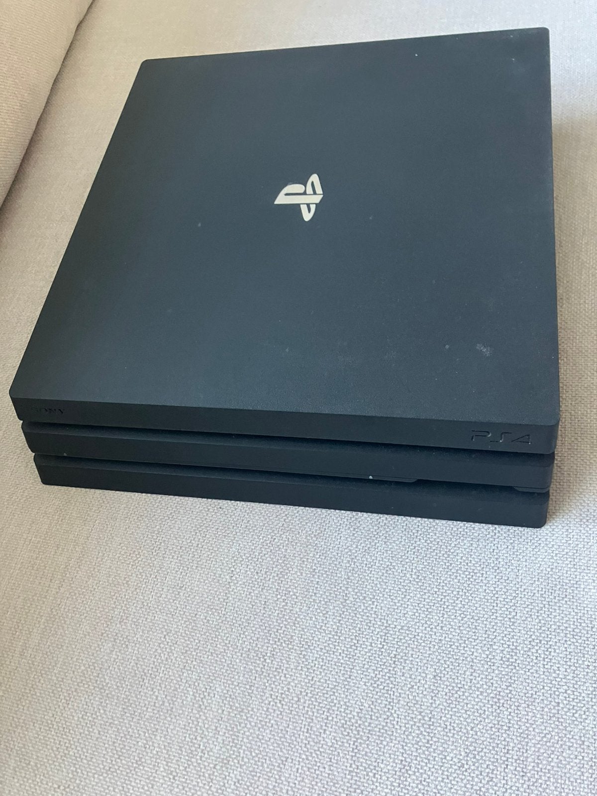 Sony PlayStation 4 Pro met controller, Spelcomputers en Games, Spelcomputers | Sony PlayStation 4, Gebruikt, Ophalen of Verzenden
