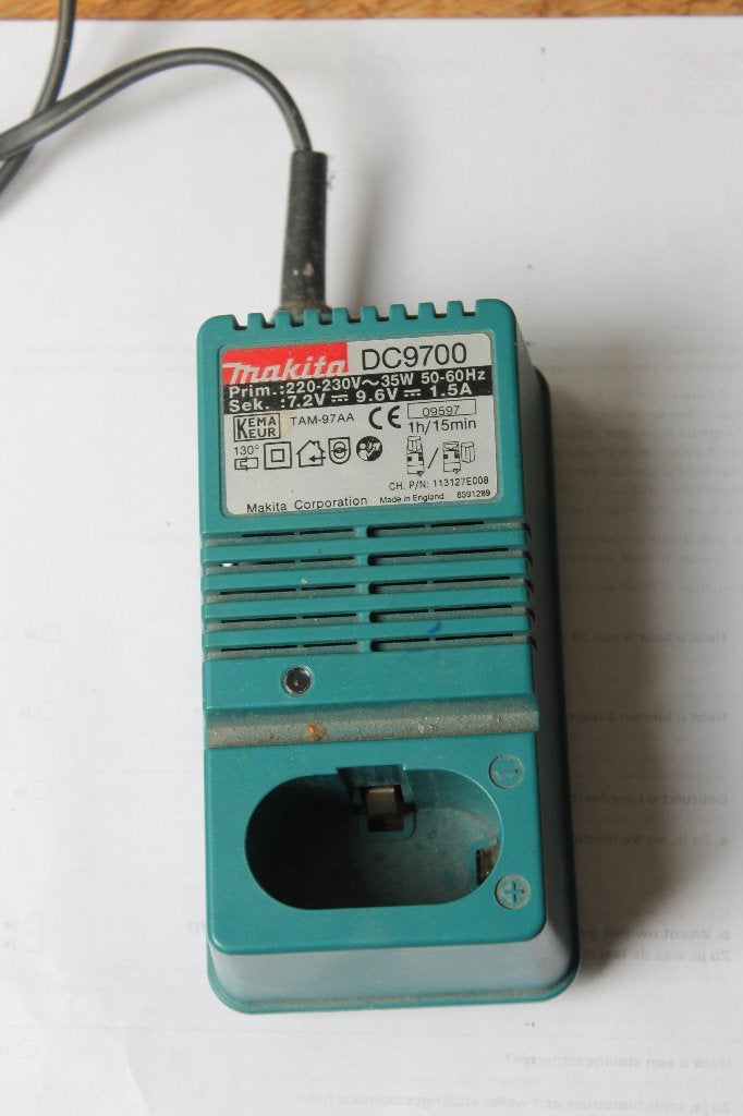 Foto 5 van gereedschap acculader Makita DC9700