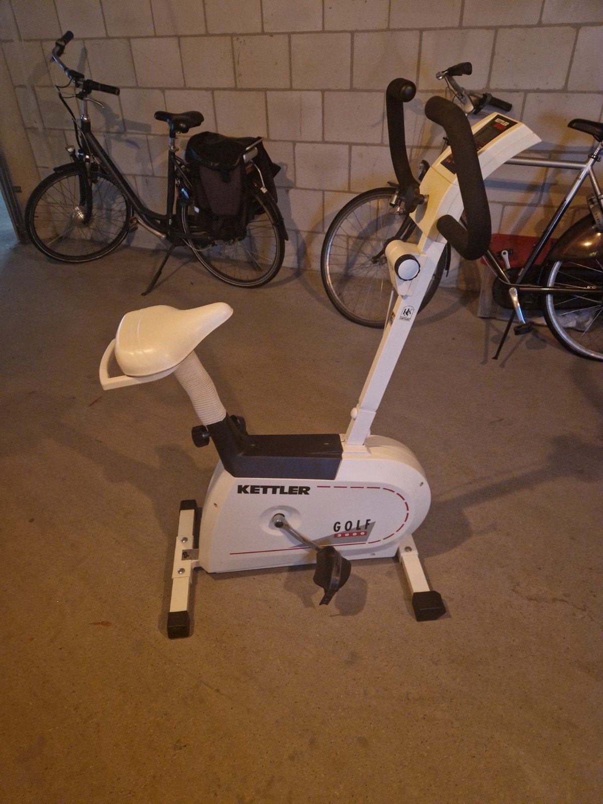 Kettler Golf Hometrainer - defect, oud ijzer, Ophalen, Gebruikt, Metaal, Benen