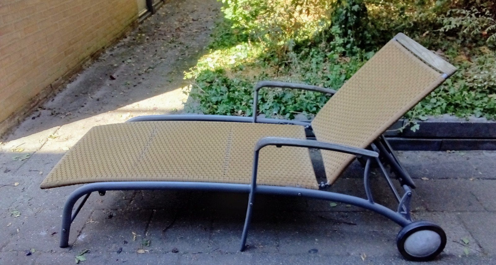 eclipsligbed! metaal frame met rotanlook liggedeelte, Tuin en Terras, Ophalen, Gebruikt, Metaal, Verstelbaar