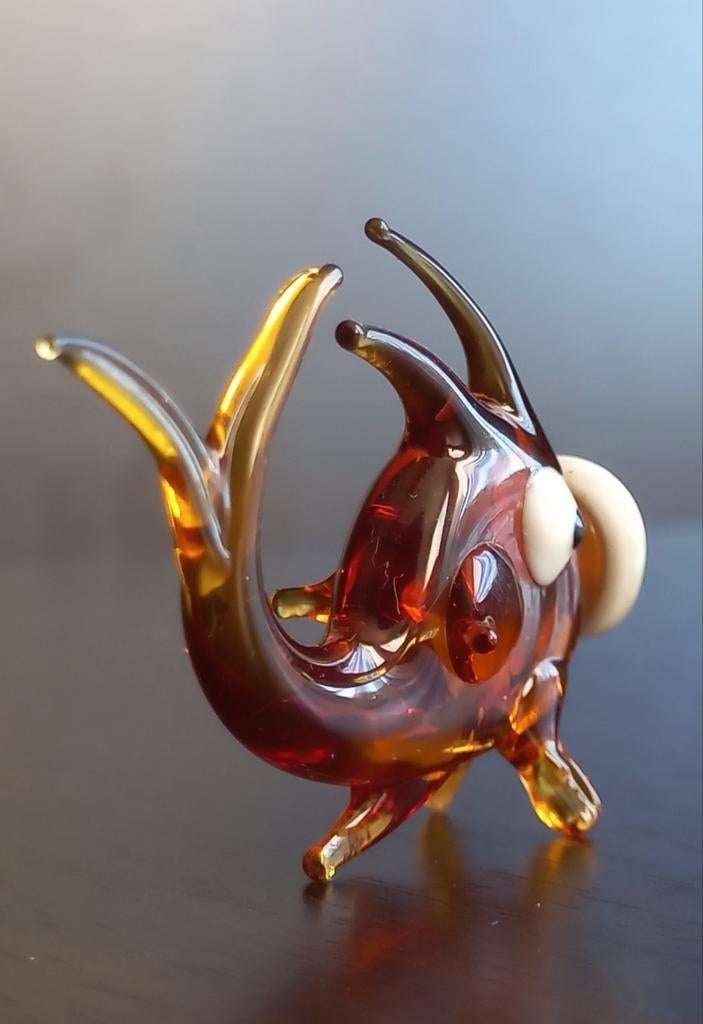 Zeldzame glas miniatuur beeldje van een visfiguur ca4cm hoog, Ophalen of Verzenden