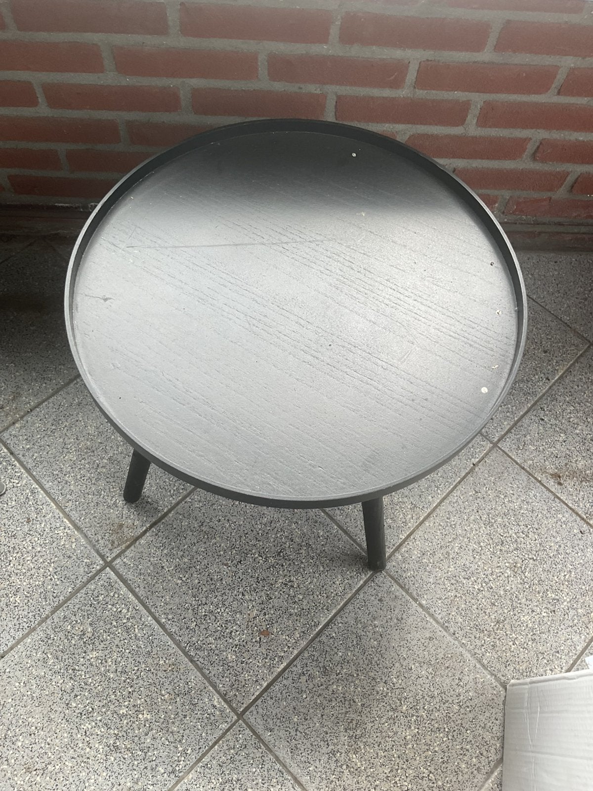 Gratis zwarte ronde tafel tafeltje salontafel of als bijzet, Huis en Inrichting, Ophalen, Zo goed als nieuw, Rond, 50 tot 100 cm