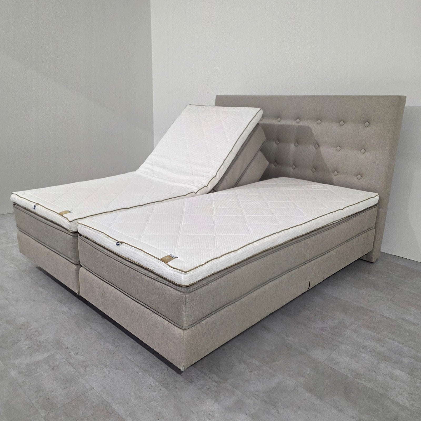 Boxspring Auping 200x220 Elektrisch 2M + Prestige Toppers, 210 cm, Tweepersoons, Ophalen of Verzenden, Zo goed als nieuw