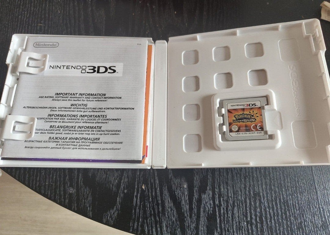 Pokémon Ultra Sun - Nintendo 3DS (Zo goed als nieuw), Spelcomputers en Games, Games | Nintendo 2DS en 3DS, Online, 1 speler, Ophalen of Verzenden