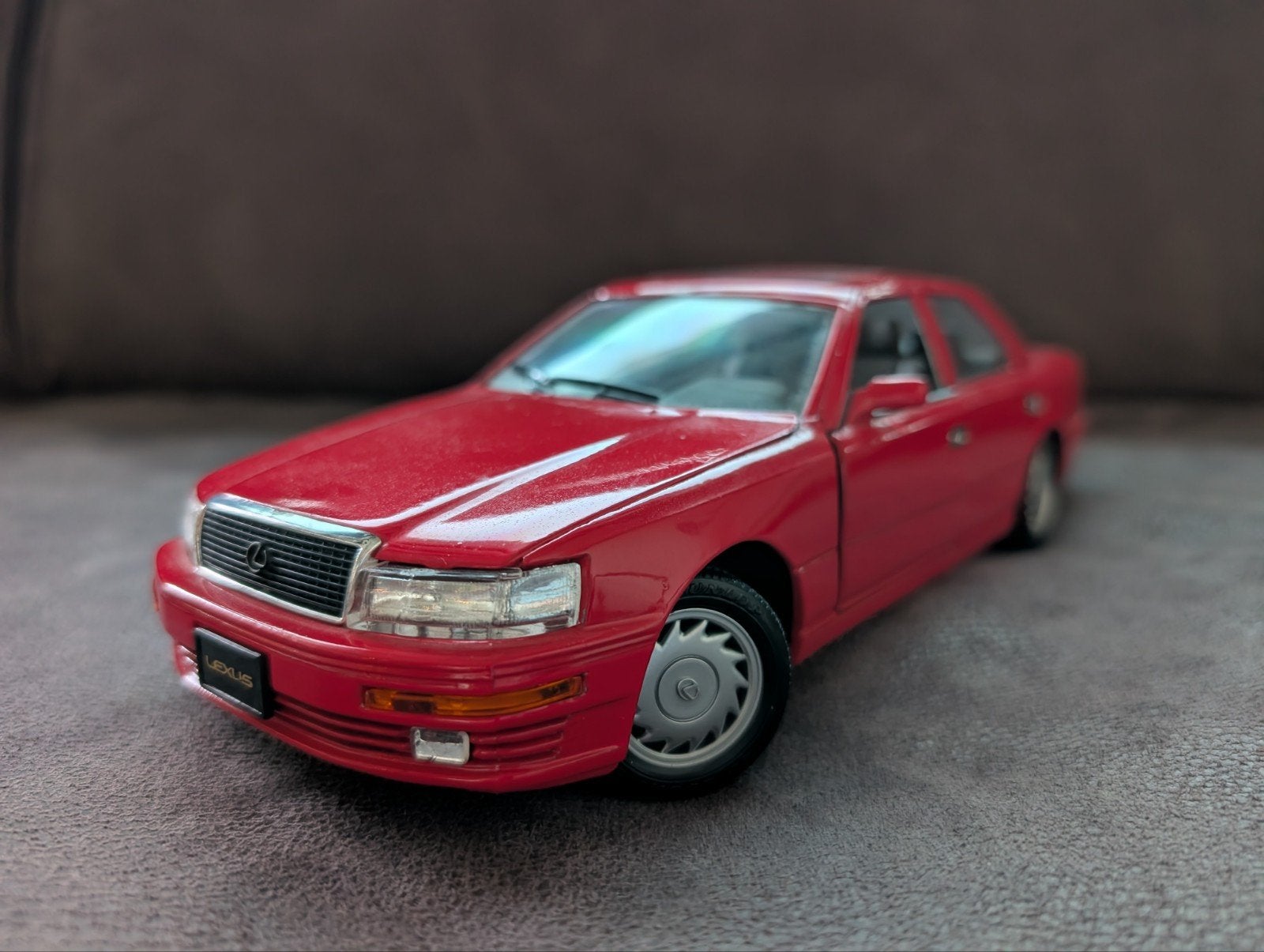 Majorette Lexus LS 400 schaalmodel rood - Gedetailleerd, Ophalen of Verzenden, Zo goed als nieuw, Auto, Overige merken