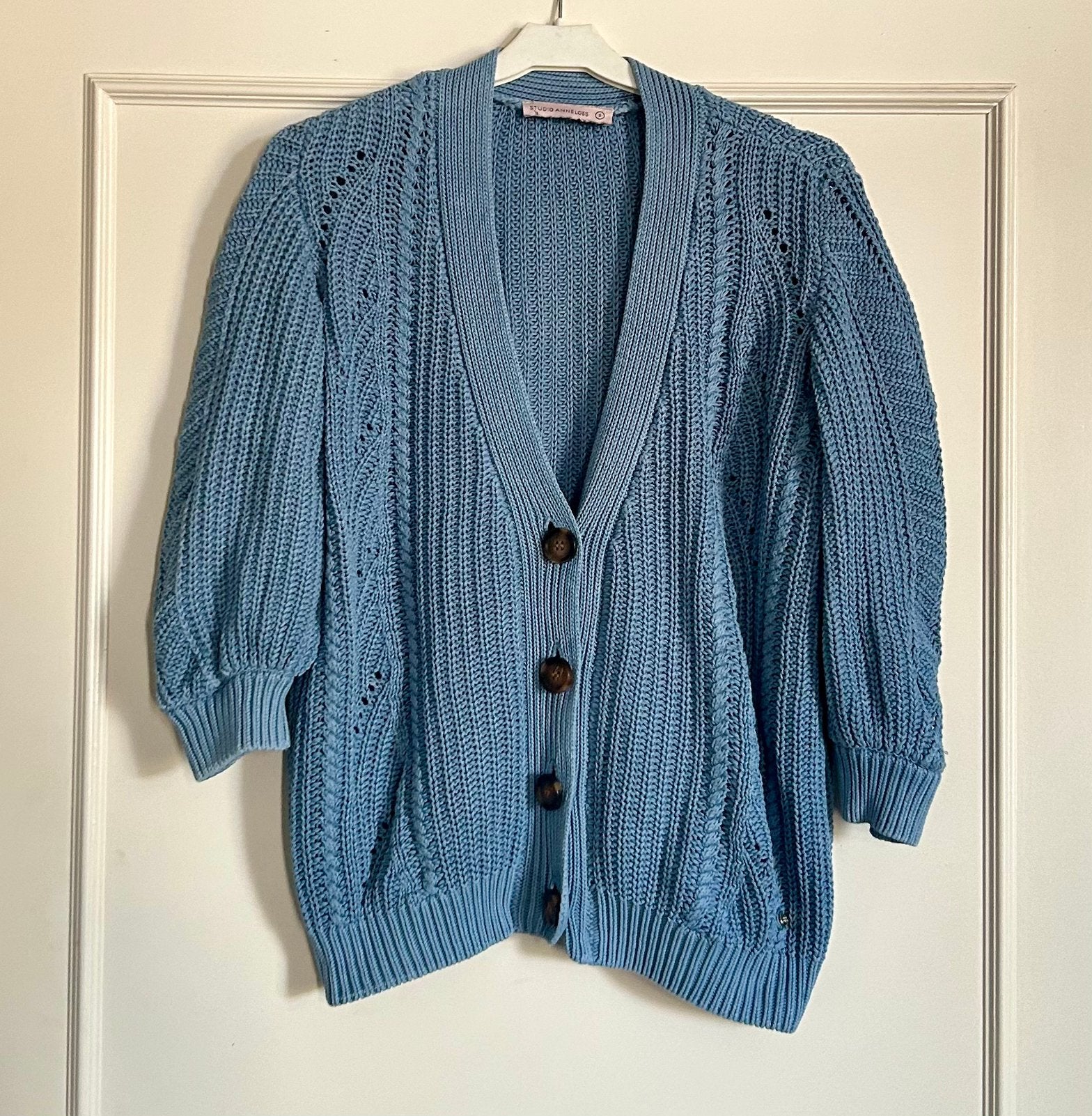 Blauw Studio Anneloes vest, Cardigan in maat S, Kleding | Dames, Truien en Vesten, Verzenden, Zo goed als nieuw, Maat 36 (S), Blauw