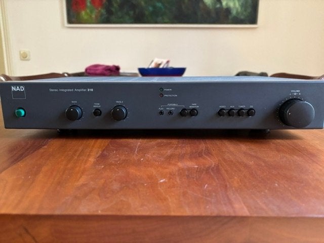 NAD 310 geïntegreerde versterker, Overige merken, Refurbished, Ophalen of Verzenden, 60 tot 120 watt