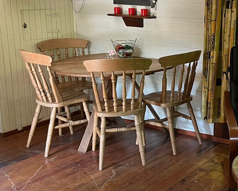 2 houten eetkamer stoelen, Ophalen, Bruin, Hout, Zo goed als nieuw