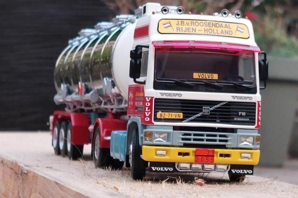 WSI Volvo F16 globetrotter van J.B. van Roosendaal - Rijen, Nieuw, Ophalen of Verzenden, Info@wsi-models.com, Bus of Vrachtwagen
