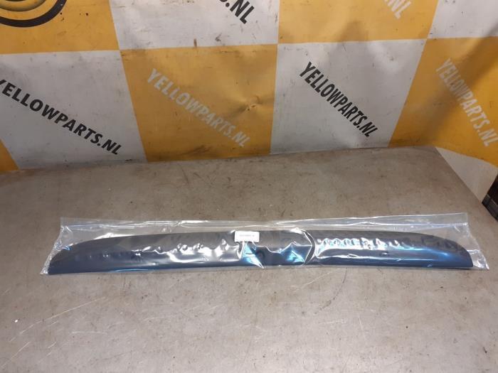 Spoiler voorbumper van een Suzuki Swift, Auto-onderdelen, Carrosserie en Plaatwerk, Suzuki, Gebruikt, 3 maanden garantie, Ophalen of Verzenden