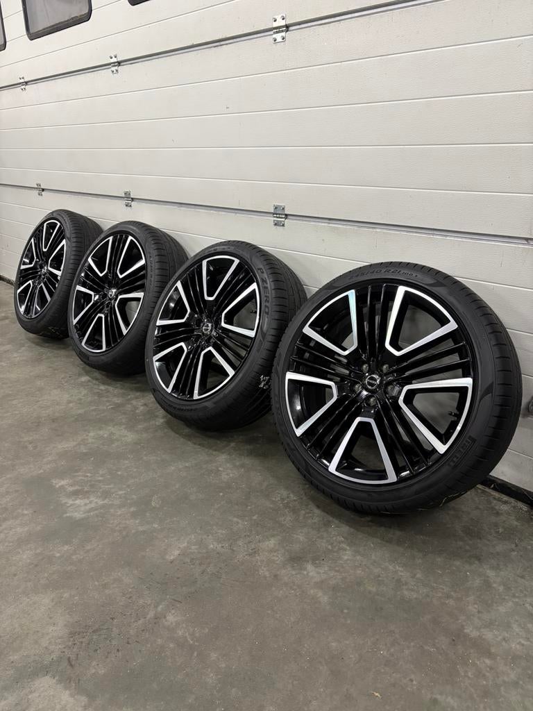 Volvo XC40 21 inch zomerset nieuwstaat! Pirelli