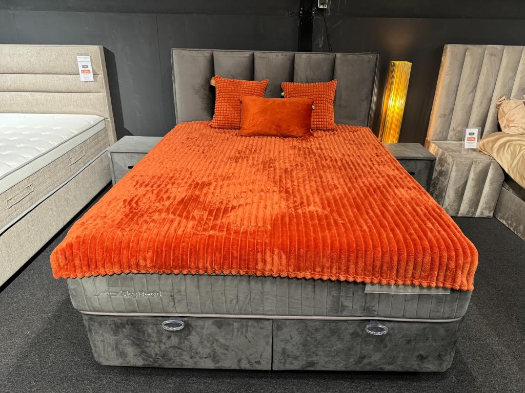 Luxe Velvet Bedden / Boxsprings Met Opbergruimte | Utrecht, Ophalen, Info@trendvortex.com, Grijs, Modern, Velvet, Eric Kuster