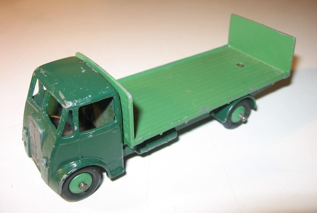 Dinky (513) Guy Otter vrachtwagen met achterschot., Hobby en Vrije tijd, Ophalen of Verzenden, Gebruikt, Bus of Vrachtwagen, Dinky Toys