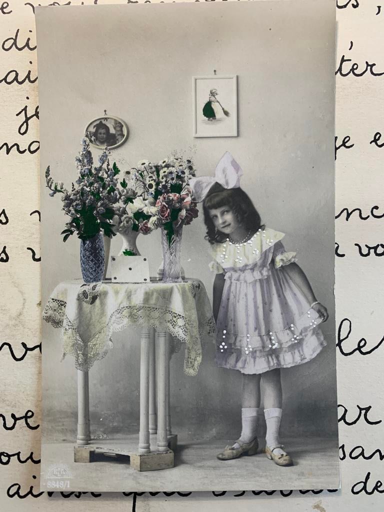 Meisje in paarse jurk (NN), Ophalen of Verzenden, Voor 1920, Ongelopen, Kinderen