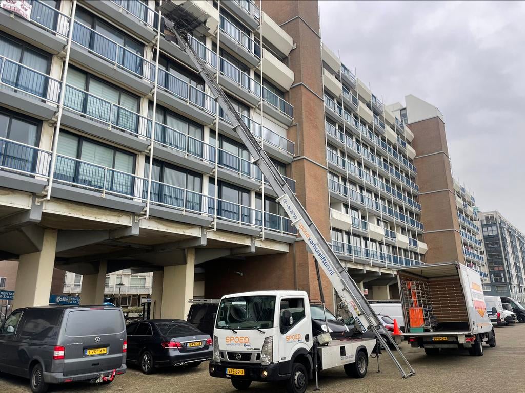 Foto 19 van Verhuislift huren | Ladderlift / Meubellift met bediening