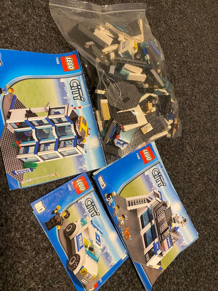 Lego City Politiebureau 7498, Ophalen of Verzenden, Gebruikt, Complete set, Lego