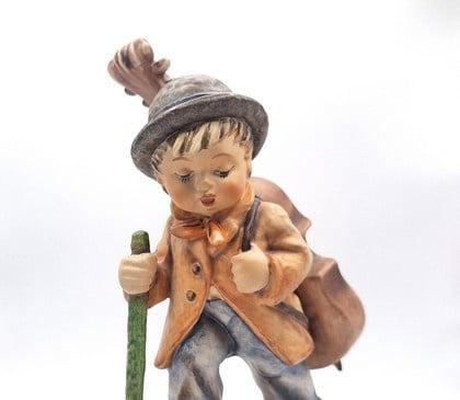 Hummel beeld 'Little cellist' (groot), Verzamelen, Beelden en Beeldjes, Verzenden, Zo goed als nieuw, Hummel
