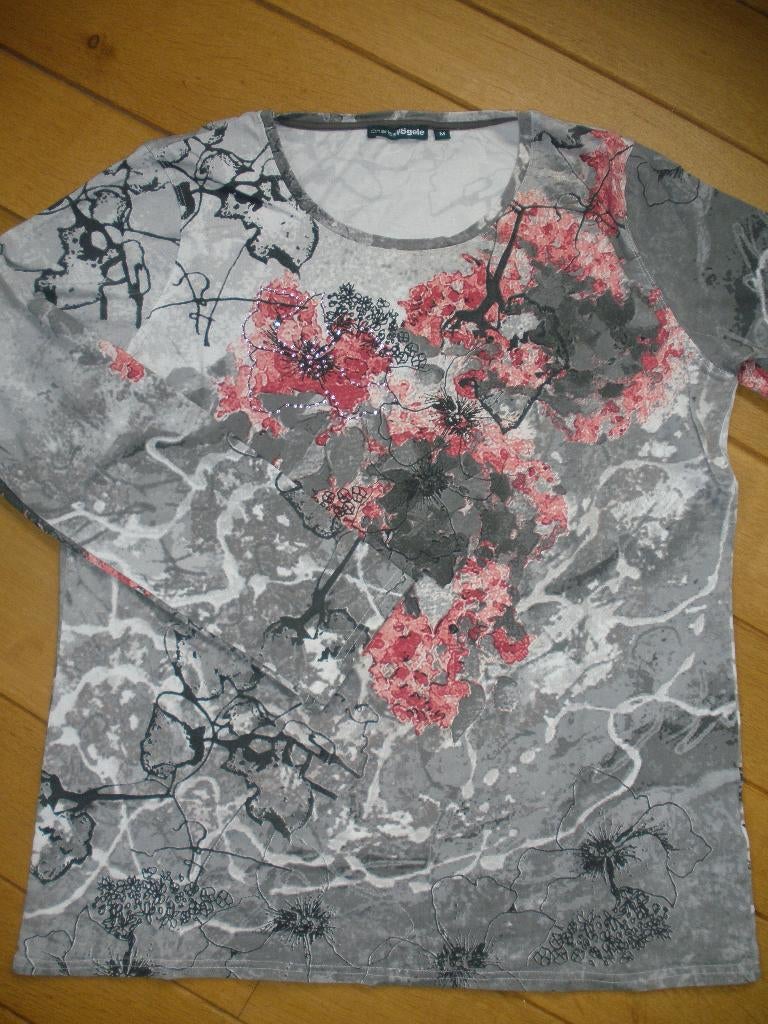 CHARLES VÖGELE t- shirt grijs ecru rood bloem maat M - nieuw, Kleding | Dames, T-shirts, Maat 38/40 (M), Charles Vogele, Nieuw