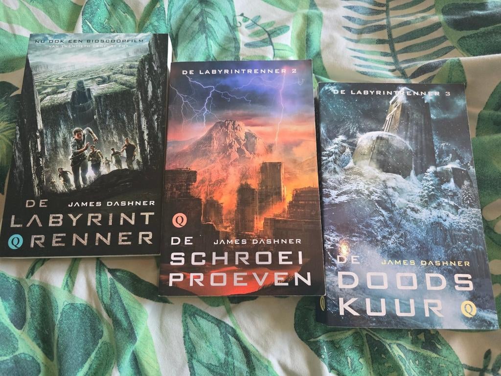 James Dasher de labyrint renner + schroeiproeven + doodskuur, Boeken, Ophalen of Verzenden, Zo goed als nieuw