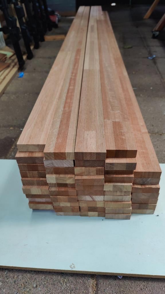 ±80M Meranti Koplatten / Plinten 31 stuks van 18*55*2570mm, Ophalen, Minder dan 25 mm, Nieuw, 250 tot 300 cm
