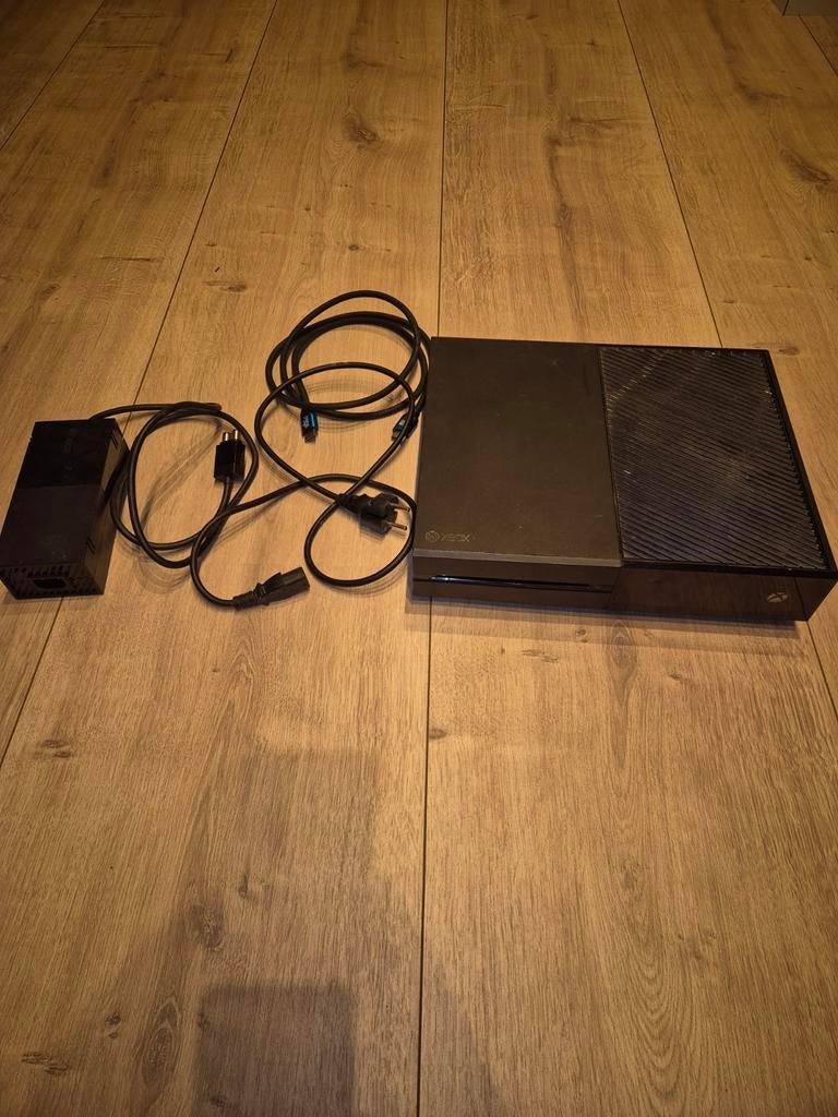 Xbox One 500GB – Compleet met voeding & HDMI, Spelcomputers en Games, Spelcomputers | Xbox Original, Gebruikt, Zonder controller