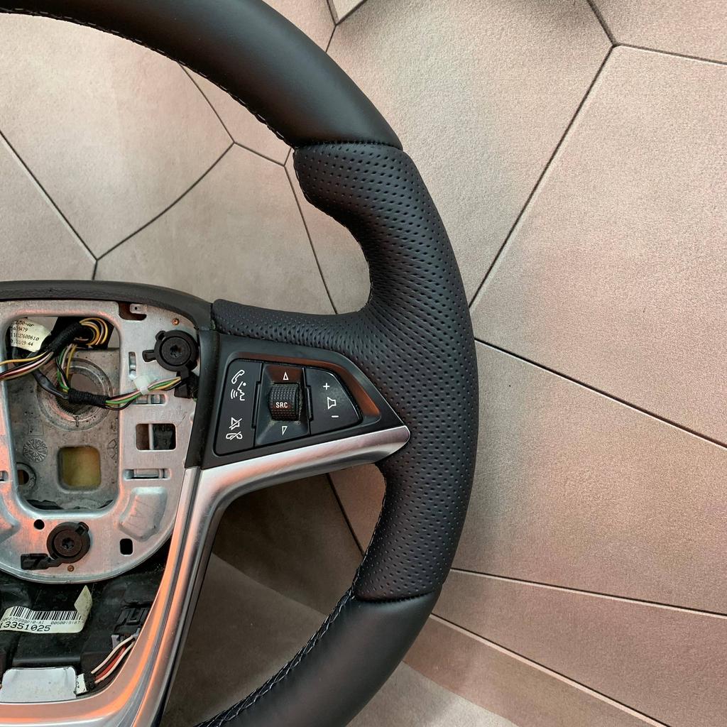 Stuurwiel Stuur Opel Astra J VERWARMING OPNIEUW BEKLEED, Opel, Nieuw, Ophalen of Verzenden