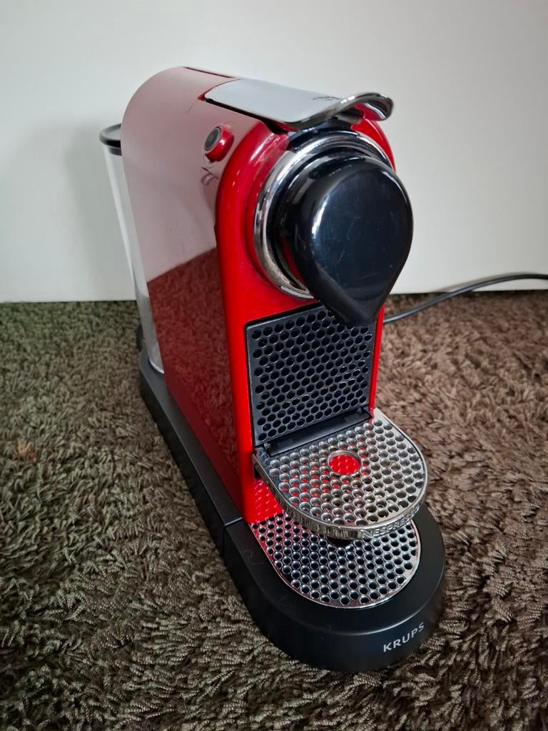 Krups Nespresso Citiz Cherry Red XN7405, Witgoed en Apparatuur, Koffiezetapparaten, Ophalen, Gebruikt, Espresso apparaat, 1 kopje
