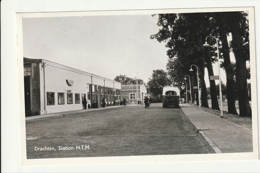 DRACHTEN AUTOBUSSTATION GARAGE NTM SCANIA VABIS VERHEUL BUS, Ophalen of Verzenden, 1940 tot 1960, Gelopen, Friesland