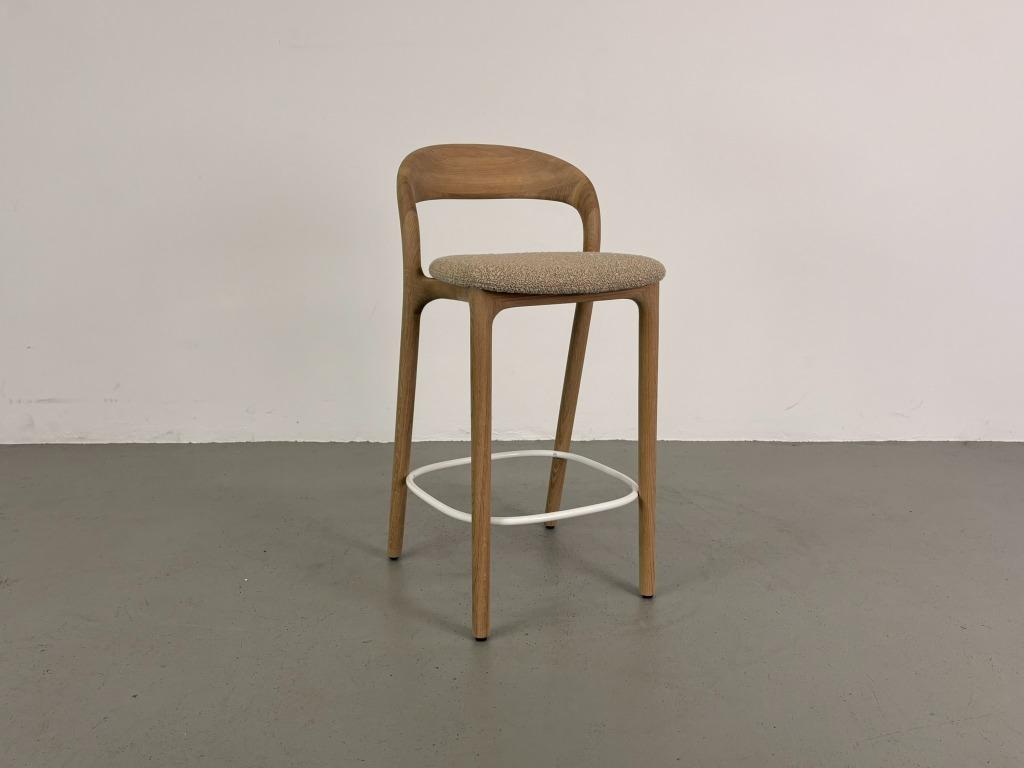 Artisan Neva Light bar chair, 65 cm, Eiken, Karakorum, 1 kruk, Ophalen, Nieuw, Hout