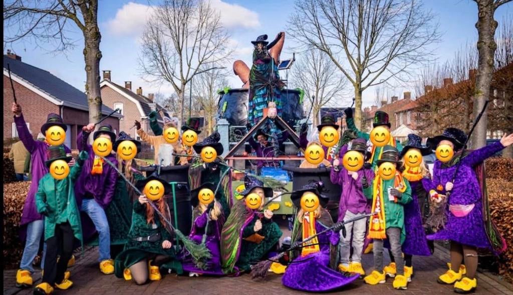 Carnavalskleding loopgroep & bloderkar, Ophalen, Zo goed als nieuw, Carnaval, Kleding