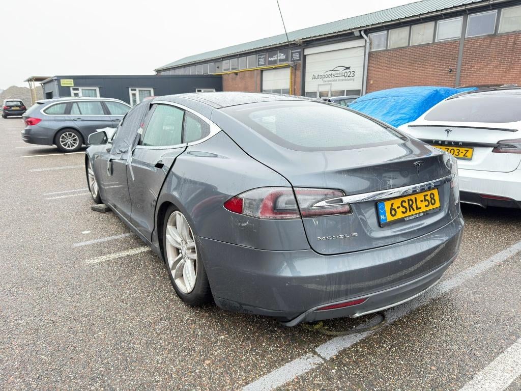 Schade Tesla's (10x Model S + 1x Model 3), Auto's, Achterwielaandrijving, Model S, Origineel Nederlands, 93 pk