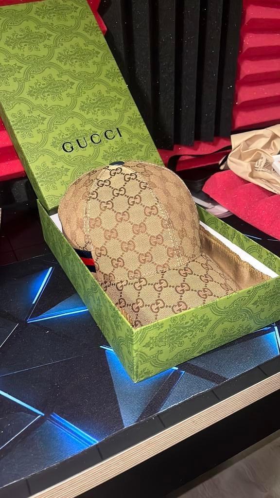 Gucci pet, Ophalen, Nieuw, 57 cm (M, 7⅛ inch) of minder, Pet